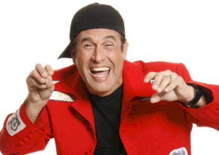 Sérgio Mallandro apresenta stand up gratuito em Campo Grande