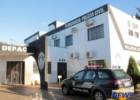 Mulher procura a polícia após descobrir que primo entregou Uno em boca de fumo