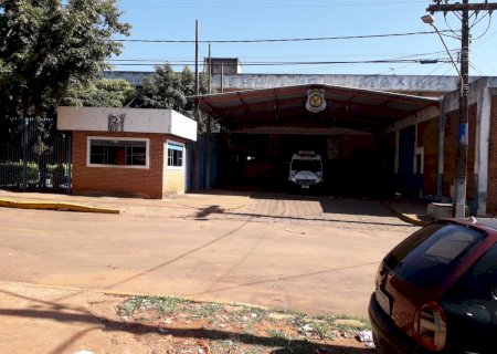 Adolescentes de 15 e 16 anos são flagrados com celulares que seriam arremessados para presídio de MS