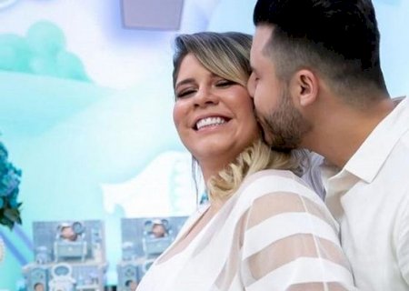 Marília Mendonça se declara para o pai do seu filho, Murilo Huff: ''Você me deu seu coração''