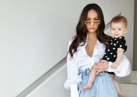 Sabrina Sato mostra parabéns de Zoe e reação da pequena rouba a cena