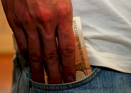 Com injeção de R$ 419 milhões na economia, salário de janeiro já está na conta dos servidores