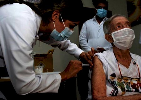 Agente público que furar fila de vacinação em MS será multado em até R$ 90 mil