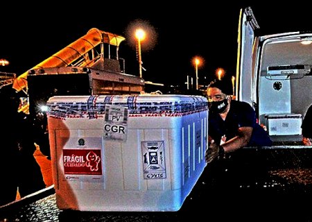 SES distribui 105.090 doses da vacina nesta sexta-feira