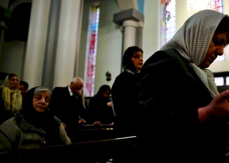 Suprema Corte do Irã decide que pertencer a uma igreja não é crime