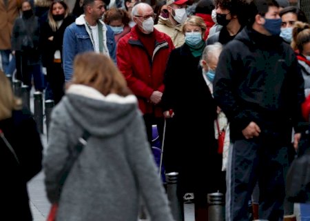 Espanha se prepara para acabar com obrigação de máscara ao ar livre