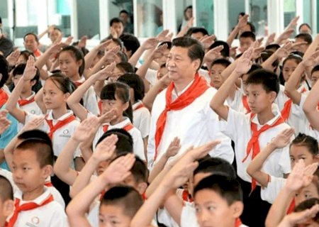 China proíbe crianças de frequentarem a igreja e ameaça pais