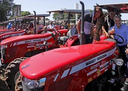 Governo do Estado contempla agricultores familiares com mais de 400 equipamentos e maquinários