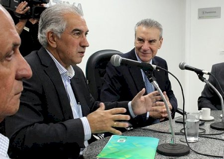Na Casa de Leis, governador anuncia pagamento de R$ 28 milhões em emendas parlamentares