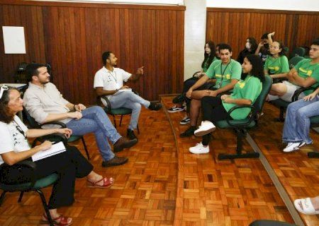 Técnicos do Núcleo de Educação Ambiental visitam escola para aprimorar experiência de alunos no Bioparque Pantanal