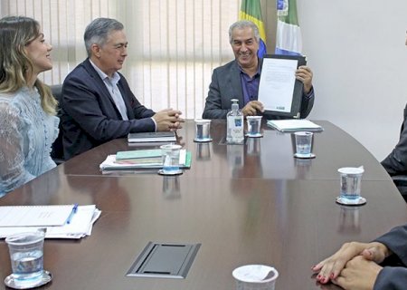 Reinaldo Azambuja promove 1.016 policiais civis de MS; “maior promoção da história”, diz