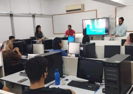 Docentes do EJA Ead da EE Polo Professora Regina Lúcia Anffe Nunes Betine realizam formação