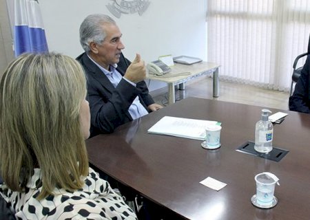 Reinaldo Azambuja alinha com concessionária implantação da Infovia Digital