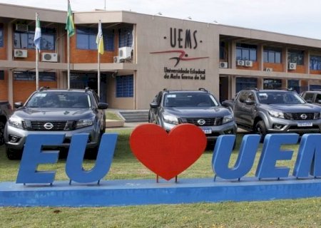 UEMS/Dourados: Dia do Pedagogo é comemorado com evento