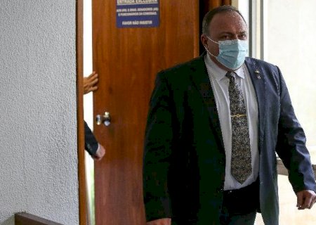 Justiça rejeita ação contra Pazuello por crise de oxigênio em Manaus