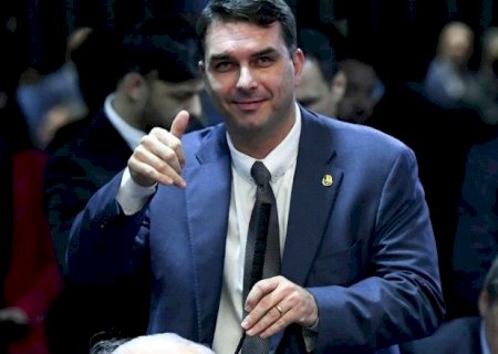 Procurador-geral do Rio de Janeiro pede anulação de denúncia contra Flávio Bolsonaro