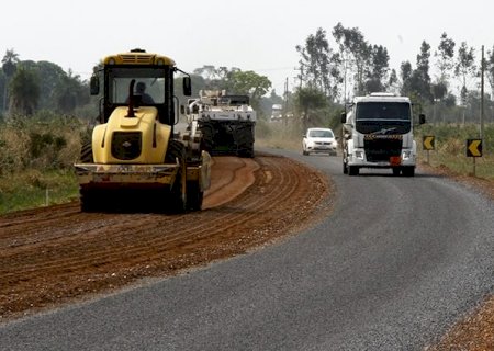 Com investimento de R$ 32 milhões, Governo de MS assina contrato para asfaltar a MS-382, em Bonito