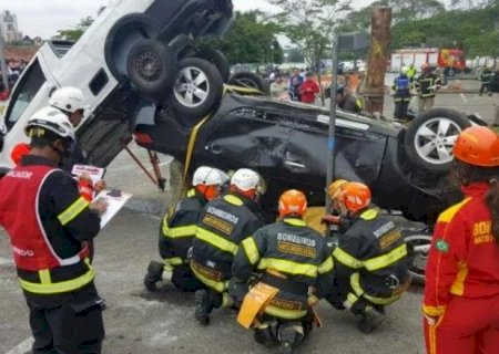 Corpo de Bombeiros desafia equipes de emergência em competição de Salvamento