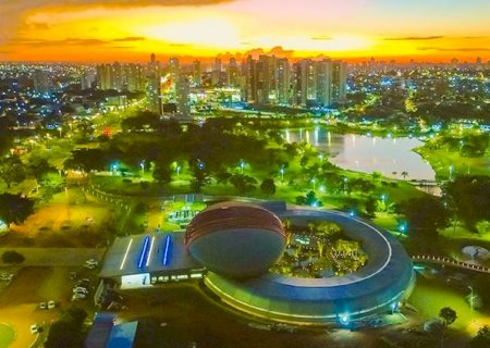 Mais do que só ver peixes, visitante ganha conhecimento sobre biomas de MS e do mundo