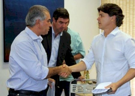 Fechado com o PT nacional, PSB deve apoiar Riedel no Estado
