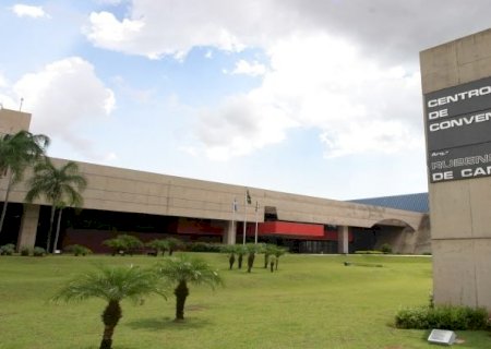 Governo assina contrato para obra de revitalização do Centro de Convenções Rubens Gil de Camillo