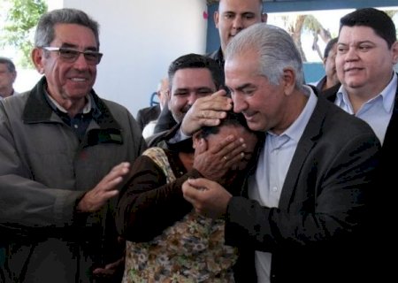 Programas do Governo para ajudar famílias carentes são destaque no Brasil