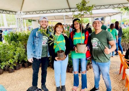 Estudantes da EE Carmelita Canale Rebuá participam de mobilização de conservação do Meio Ambiente