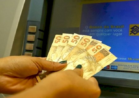 Governo deposita salário dos servidores no dia 30 e metade do 13° em 5 de julho