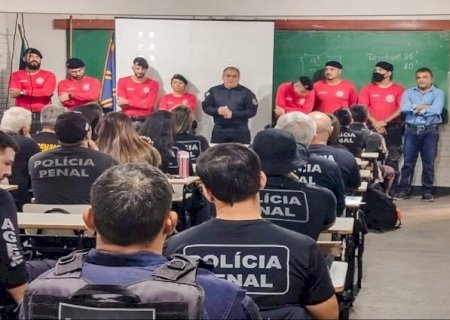 Capacitações em armamento e manutenção de armas garantem aperfeiçoamento a policiais penais de MS