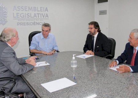 Ex-governador de Rondônia e técnicos agrícolas visitam ALEMS