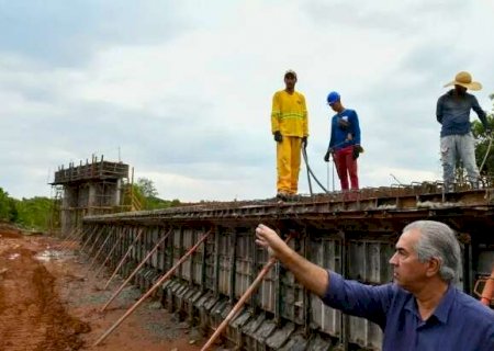 Governador entrega obras avaliadas em R$ 11 milh&otilde;es no interior do Estado