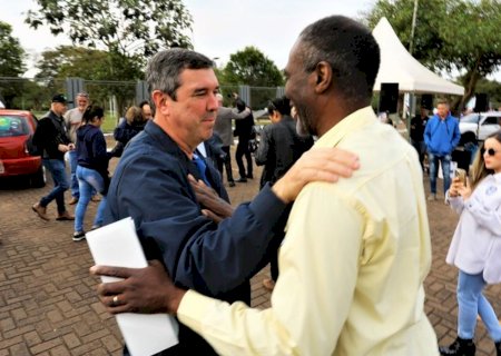 Riedel diz ter recebido garantia de Bolsonaro sobre projeto de habitação em MS