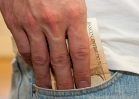 Salário de 86 mil servidores estará disponível dia 3, injetando R$ 406 milhões na economia