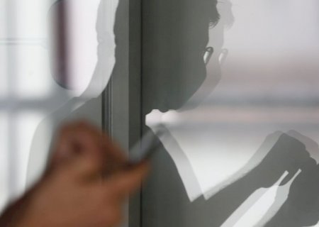 Excesso de telas entre jovens pode causar dores e puberdade precoce
