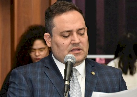 Marcio Fernandes pede explicações a UEMS sobre cotas para travestis e transexuais