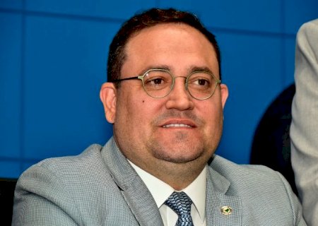 Marcio Fernandes realiza homenagem a repórteres fotográficos de MS
