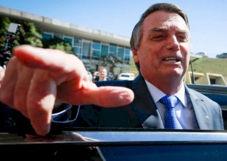 Bolsonaro ganha prêmio da Mega-Sena em bolão do PL
