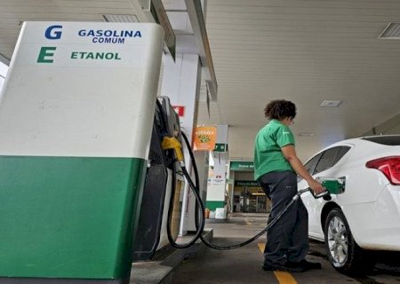 Etanol e gasolina aditivada tem maior variação de preço em abril