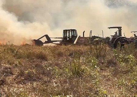 Incêndio em caminhão atolado se alastra e mobiliza equipes no Pantanal