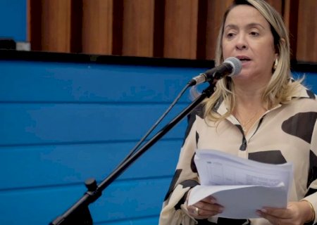Lei de Lia Nogueira deve beneficiar 15 mil famílias atípicas com desconto do IPVA