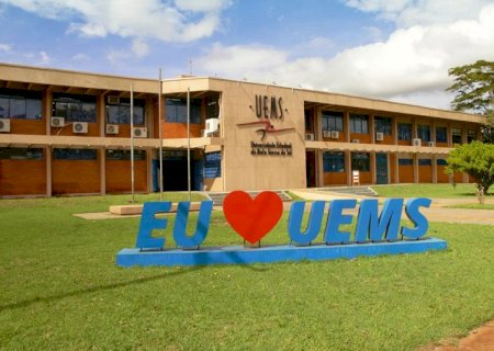 Concurso da Uems com salários de até R$ 11 mil segue com inscrições abertas até quinta