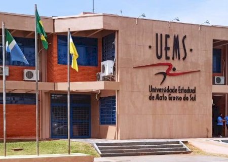 Uems paga até R$ 11 mil para professores