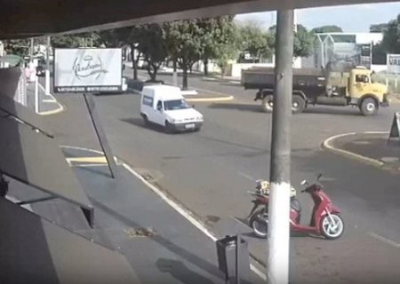 Empresário e nutricionista bate moto em caminhão e morre