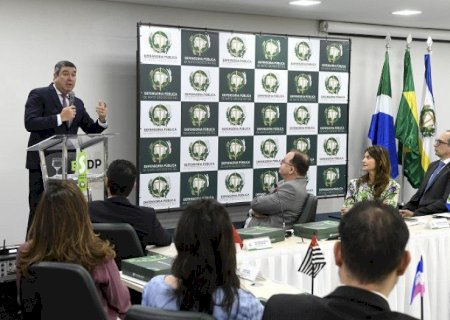 Riedel defende erradicação da pobreza extrema até 2026 durante reunião nacional da Defensoria Pública