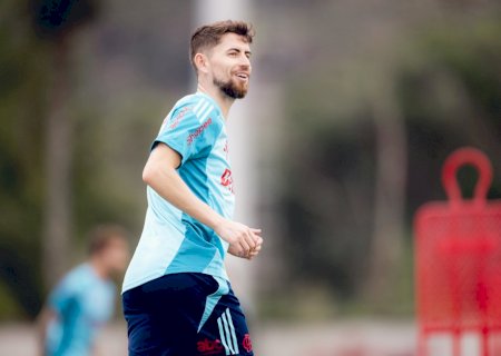 Flamengo tem Carrascal titular e dois cortados entre os convocados; veja a escalação