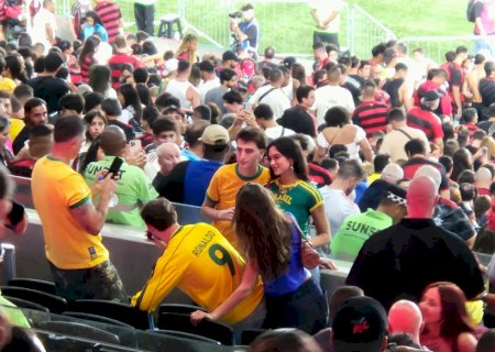Viralizou: tropeço dos líderes, Dua Lipa no Maraca, caneta e golaço de Depay e Neymar herói e vilão