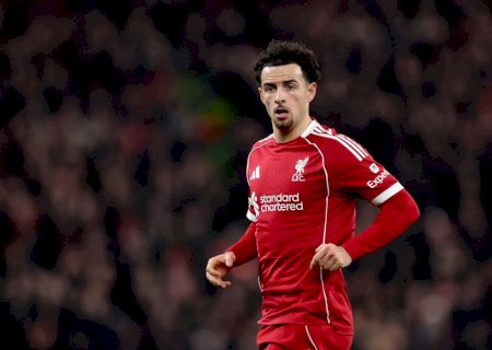 Meia do Liverpool critica time e desabafa após goleada na Champions: "Estamos na m..."