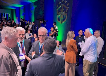 Diretor da FBTF repudia postura de Oswaldo de Oliveira em evento na CBF: "Vexame"