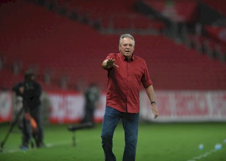Inter anuncia o técnico Abel Braga