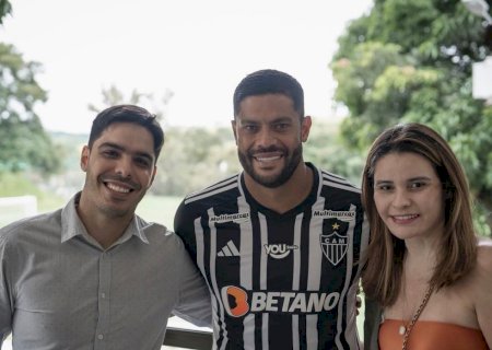 Representante espera Atlético-MG para definir futuro de Hulk e diz que está aberta a possível saída